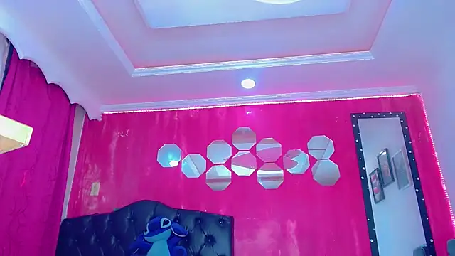 TiffanyMackensyy online show from 11-06-25, 08:43