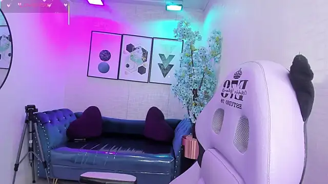 Theia moon online show from 03-28-26, 01:11