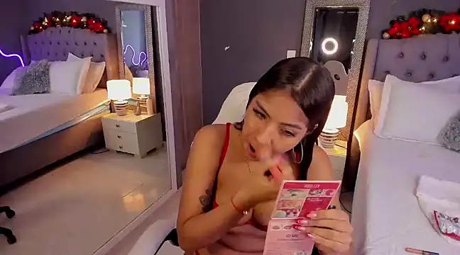 Snapshot of MadyLust chatting on 12-27-24, 02:47 MadyLust online show from 12-27-24, 02:47