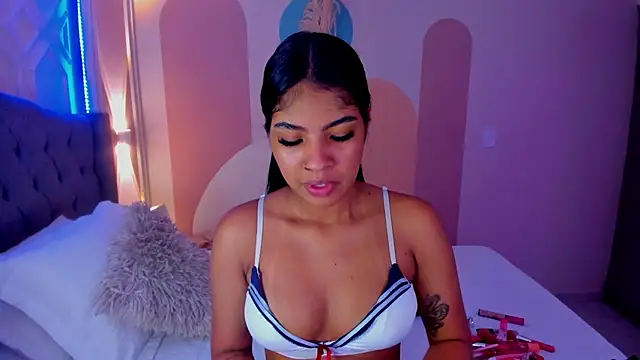 Snapshot of MadyLust chatting on 09-28-25, 07:25 MadyLust online show from 09-28-25, 07:25