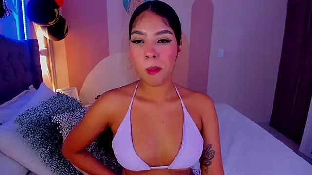 Snapshot of MadyLust chatting on 10-31-25, 05:52 MadyLust online show from 10-31-25, 05:52