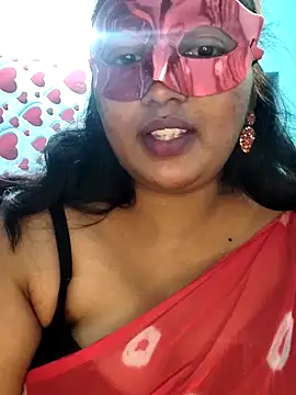 Snapshot of RomeoJuliet345 chatting on 01-06-25, 10:13 RomeoJuliet345 online show from 01-06-25, 10:13