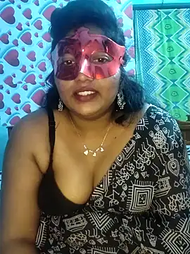 Snapshot of RomeoJuliet345 chatting on 01-12-25, 10:43 RomeoJuliet345 online show from 01-12-25, 10:43