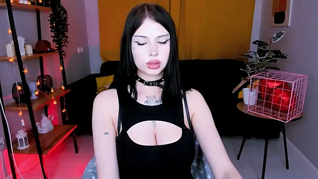 Snapshot of Barbara_xKiss chatting on 03-20-25, 12:11 Barbara xKiss online show from 03-20-25, 12:11