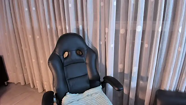 RAVENDIPAUL online show from 10-22-25, 01:06