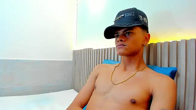 Snapshot of Billy_zander chatting on 12-03-24, 04:39 Billy zander online show from 12-03-24, 04:39