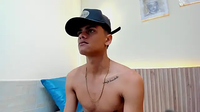 Snapshot of Billy_zander chatting on 12-06-24, 01:11 Billy zander online show from 12-06-24, 01:11