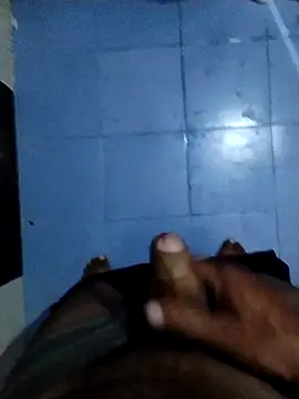 Snapshot of Noname333u chatting on 10-19-25, 07:53 Noname333u online show from 10-19-25, 07:53