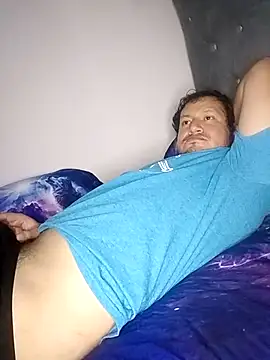 Snapshot of Alee3xxx chatting on 10-08-25, 11:24 Alee3xxx online show from 10-08-25, 11:24