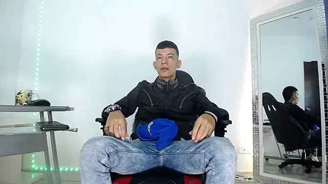 Favel Gomez7 online show from 12-23-24, 12:19