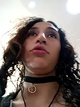 Queenjenn   online show from 02-04-25, 02:21