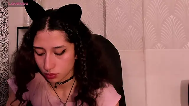 Queenjenn   online show from 03-02-25, 07:54