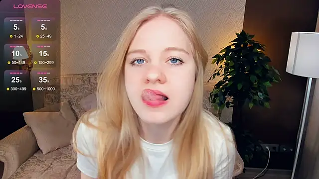 Snapshot of OdelinaFicken chatting on 03-12-25, 07:35 OdelinaFicken online show from 03-12-25, 07:35