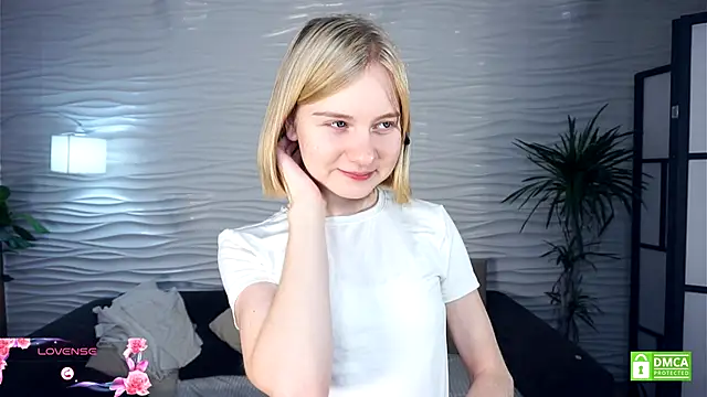 Snapshot of OdelinaFicken chatting on 11-01-25, 05:20 OdelinaFicken online show from 11-01-25, 05:20