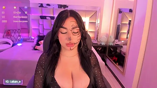 Snapshot of i_akane chatting on 10-31-25, 01:12 i akane online show from 10-31-25, 01:12