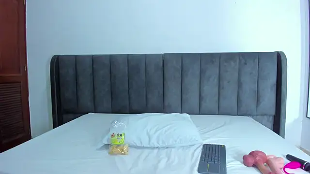 valtira nova online show from 03-14-25, 03:37