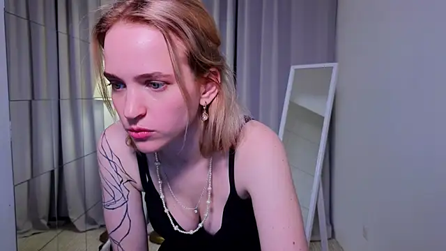 Snapshot of lolly_pie chatting on 12-03-24, 05:23 lolly pie online show from 12-03-24, 05:23