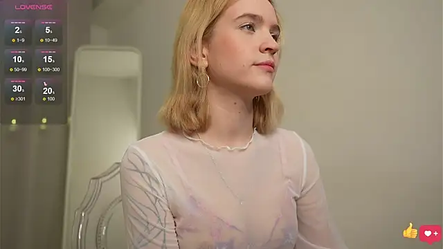 Snapshot of lolly_pie chatting on 01-02-25, 03:19 lolly pie online show from 01-02-25, 03:19