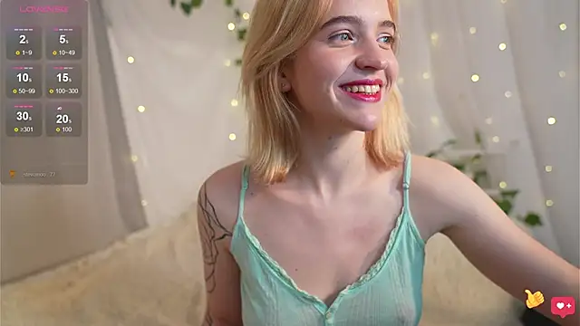 Snapshot of lolly_pie chatting on 01-25-25, 07:39 lolly pie online show from 01-25-25, 07:39