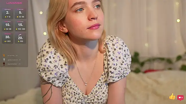 Snapshot of lolly_pie chatting on 02-02-25, 06:42 lolly pie online show from 02-02-25, 06:42