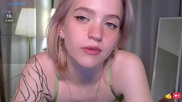 Snapshot of lolly_pie chatting on 03-04-25, 04:09 lolly pie online show from 03-04-25, 04:09