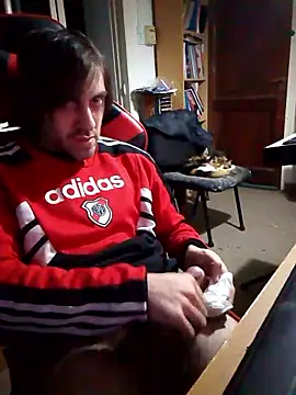 Snapshot of johnwood88 chatting on 10-28-25, 05:33 johnwood88 online show from 10-28-25, 05:33