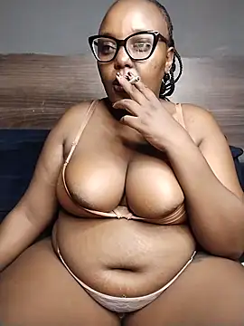 Snapshot of CHERRYYUMMY chatting on 04-21-26, 06:41 CHERRYYUMMY online show from 04-21-26, 06:41
