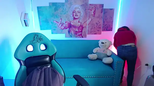 Sofi hot 4m online show from 01-13-26, 04:23