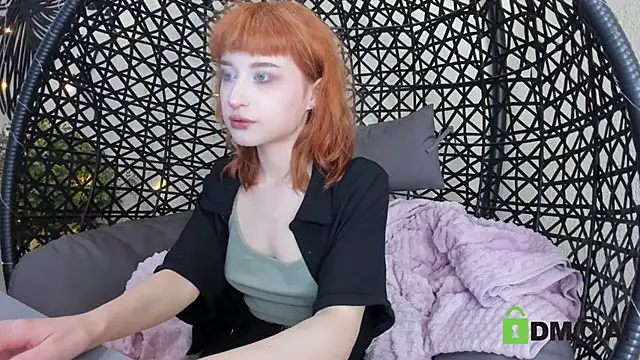 Snapshot of ElizaNik_ chatting on 12-04-25, 06:12 ElizaNik online show from 12-04-25, 06:12