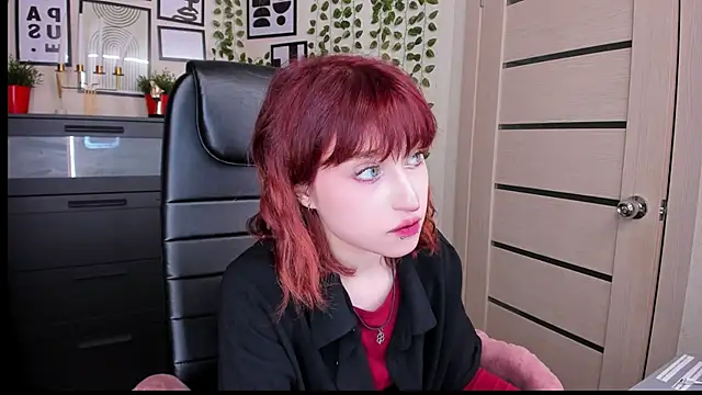 Snapshot of ElizaNik_ chatting on 05-12-26, 11:24 ElizaNik online show from 05-12-26, 11:24