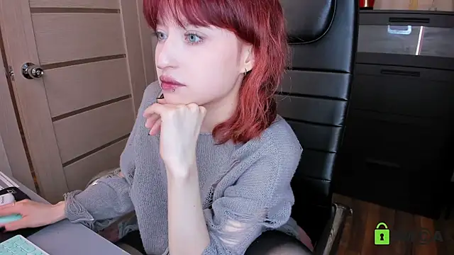 Snapshot of ElizaNik_ chatting on 05-16-26, 12:40 ElizaNik online show from 05-16-26, 12:40
