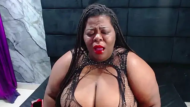 Snapshot of rocio_bbw_ chatting on 01-19-25, 01:12 rocio bbw online show from 01-19-25, 01:12