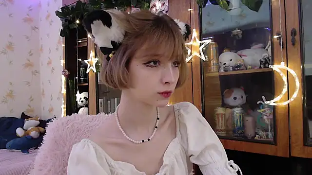 Snapshot of cloudgirrl chatting on 03-01-25, 10:10 cloudgirrl online show from 03-01-25, 10:10