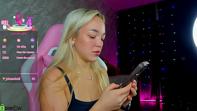 Snapshot of Christy_Little chatting on 10-03-25, 12:51 Christy Little online show from 10-03-25, 12:51