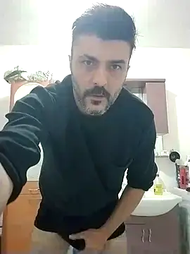 Snapshot of hot_man_eray chatting on 11-06-25, 07:15 hot man eray online show from 11-06-25, 07:15