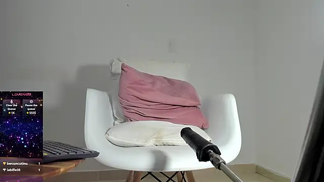 Snapshot of ariana_nix chatting on 12-06-24, 11:47 ariana nix online show from 12-06-24, 11:47