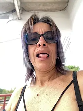 Snapshot of Goddess-Love- chatting on 06-07-26, 01:59 Goddess-Love- online show from 06-07-26, 01:59
