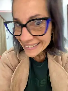 Snapshot of Goddess-Love- chatting on 06-11-26, 09:18 Goddess-Love- online show from 06-11-26, 09:18