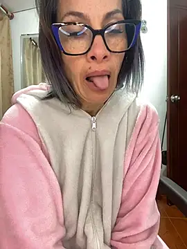 Snapshot of Goddess-Love- chatting on 06-29-26, 10:15 Goddess-Love- online show from 06-29-26, 10:15