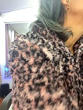 Snapshot of Goddess-Love- chatting on 07-13-26, 11:13 Goddess-Love- online show from 07-13-26, 11:13