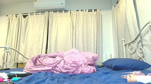 seo yeon  online show from 01-08-25, 04:33