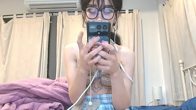 seo yeon  online show from 01-18-25, 02:33