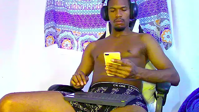 Amir mikelsen online show from 09-18-25, 08:11