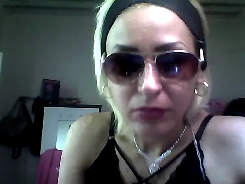 Snapshot of ariana_crazzy chatting on 02-14-25, 03:26 ariana crazzy online show from 02-14-25, 03:26