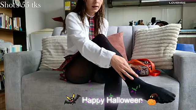 Emmy petit online show from 10-31-25, 02:40