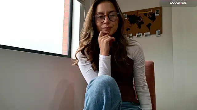 Emmy petit online show from 12-22-25, 08:28