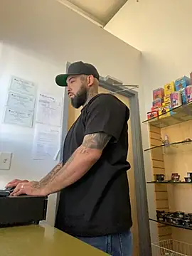 Snapshot of jr91esl chatting on 02-15-25, 09:37 jr91esl online show from 02-15-25, 09:37