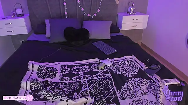 Snapshot of _cherrysnow chatting on 09-29-25, 04:17 cherrysnow online show from 09-29-25, 04:17