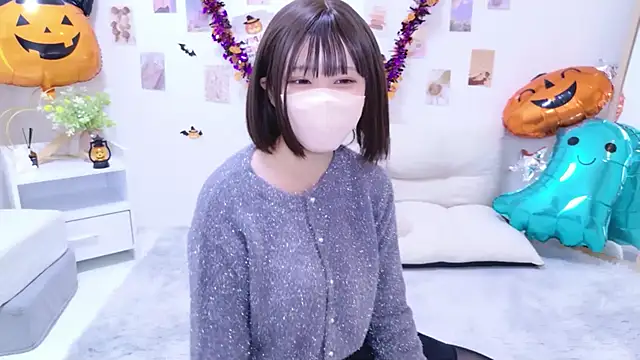 Snapshot of aki_zzz chatting on 10-27-25, 12:31 aki zzz online show from 10-27-25, 12:31