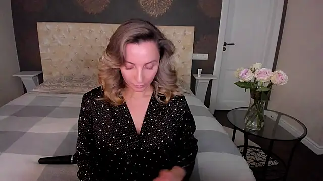 Snapshot of AllisonWilliams chatting on 10-15-25, 05:13 AllisonWilliams online show from 10-15-25, 05:13